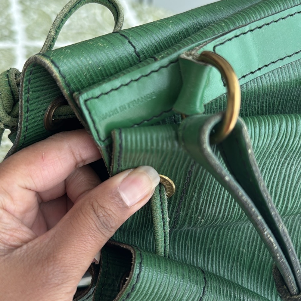 LOUIS VUITTON green epi leather NOE bucket bag - Picture 8 of 9